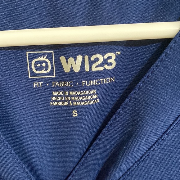 NWOT Scrub Top - Picture 3 of 5